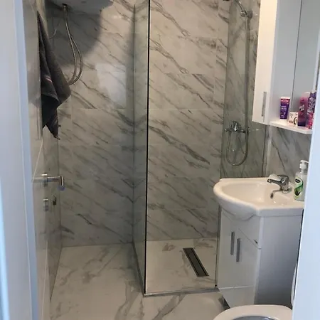 Flat Stan Mesa Selimovic *