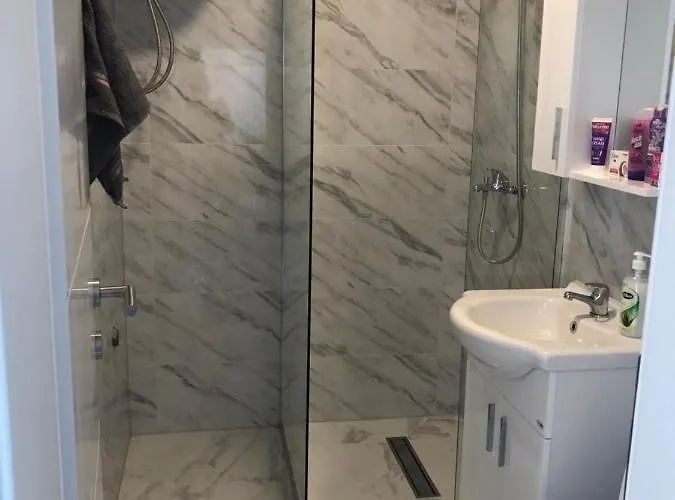 Flat Stan Mesa Selimovic *